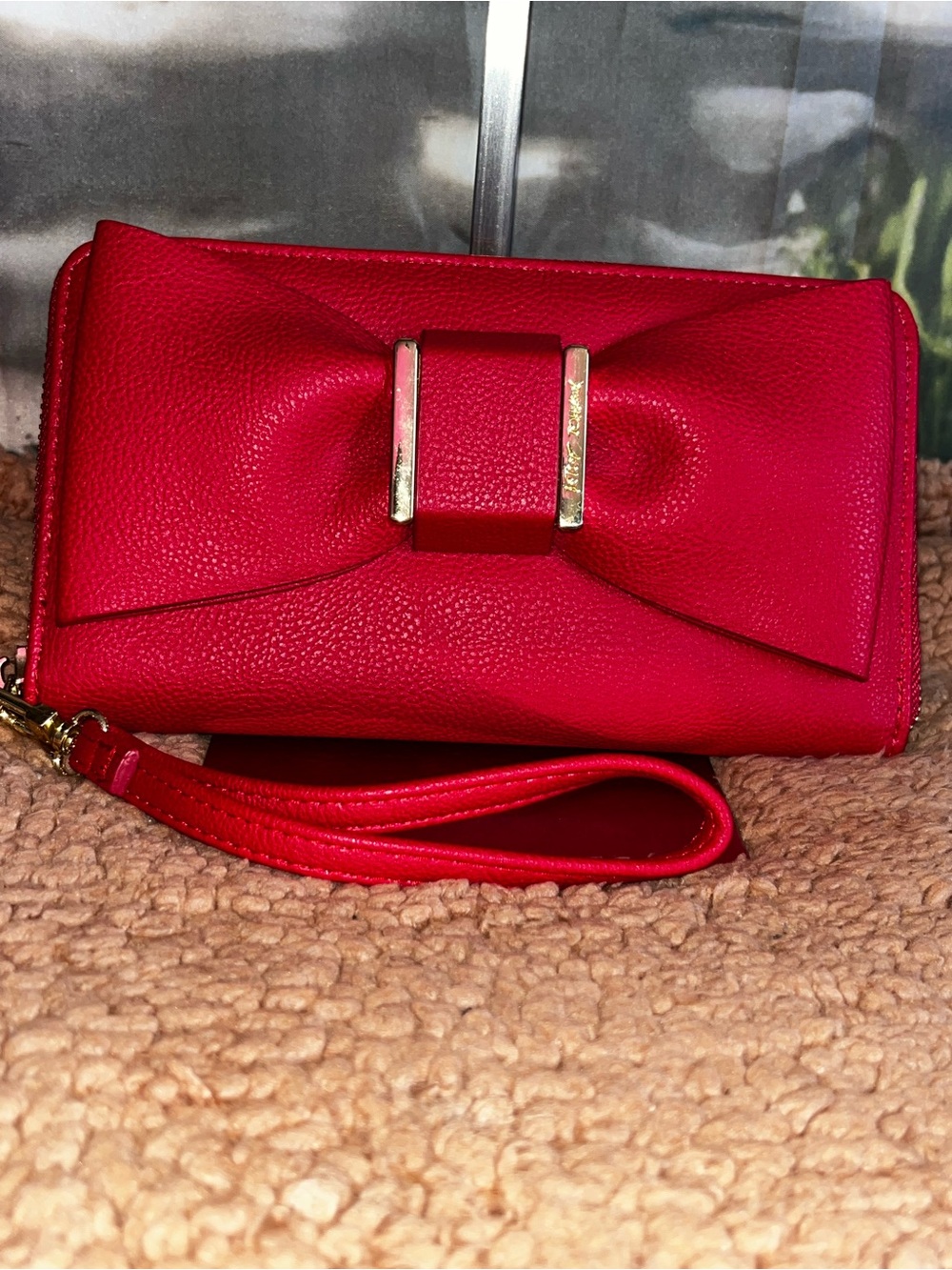 Betsy Johnson Bow  Zip around wallet